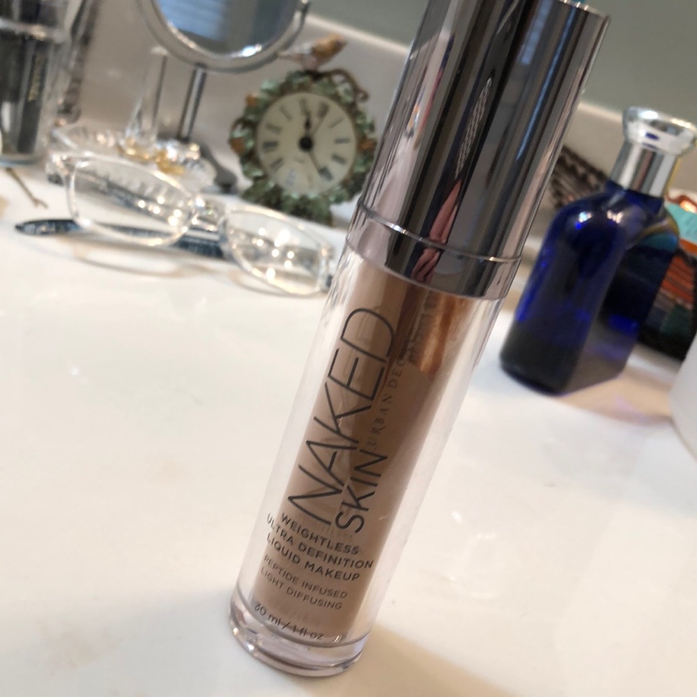 Urban decay NAKED SKIN shade 2.5